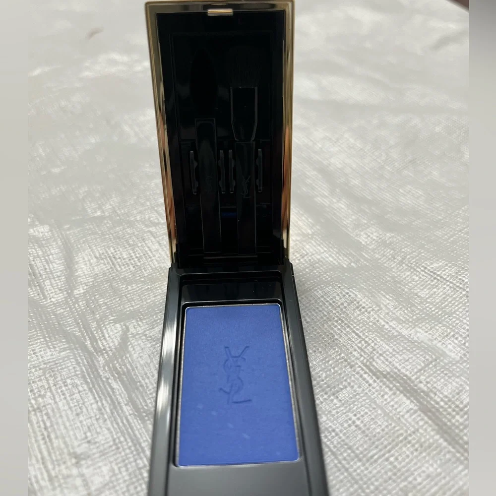 Ives Saint Laurent eyeshadow